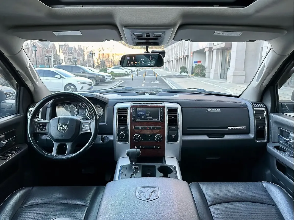 2011 RAM Trucks 5.7L 395HP V8 5AT,autocango,china used car exporter,china ev exporter,chinese used car exporter,chinese used ev exporter