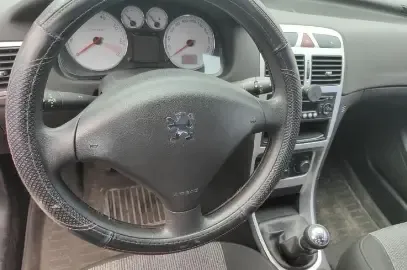 2012 Peugeot 307 1.6L 106HP L4 5MT,autocango,china used car exporter,china ev exporter,chinese used car exporter,chinese used ev exporter