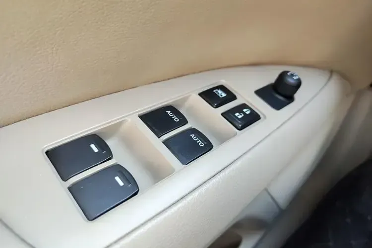 2011 Suzuki Kizashi 2.4L 178HP L4 CVT,autocango,china used car exporter,china ev exporter,chinese used car exporter,chinese used ev exporter