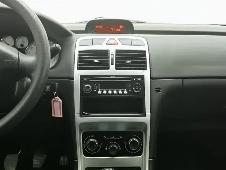 2012 Peugeot 307 1.6L 106HP L4 5MT,autocango,china used car exporter,china ev exporter,chinese used car exporter,chinese used ev exporter