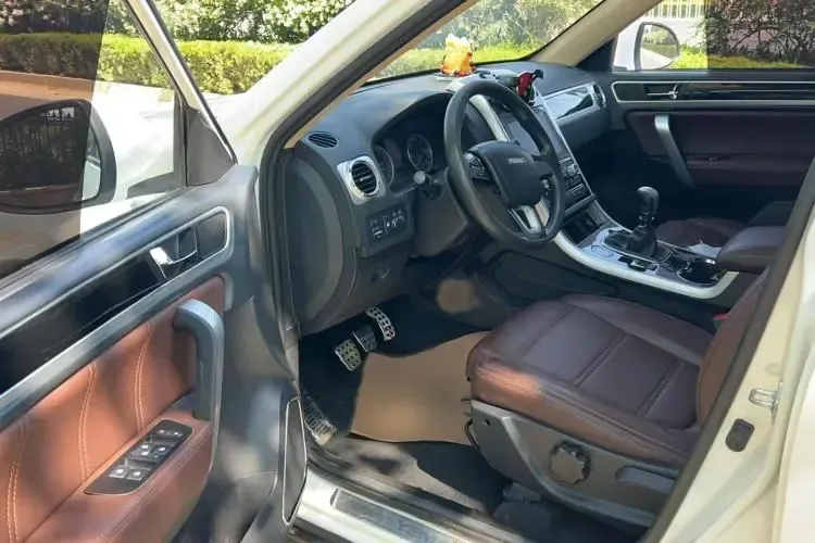 2017 Yema T70 1.5T 156HP L4 5MT,autocango,china used car exporter,china ev exporter,chinese used car exporter,chinese used ev exporter