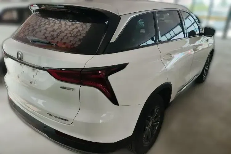2021 ChangAn CS75 Plus 1.5T 178HP L4 6MT,autocango,china used car exporter,china ev exporter,chinese used car exporter,chinese used ev exporter
