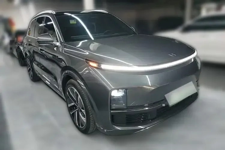 2023 Li L8 Range Extended 154HP REEV 40.9KWH,autocango,china used car exporter,china ev exporter,chinese used car exporter,chinese used ev exporter