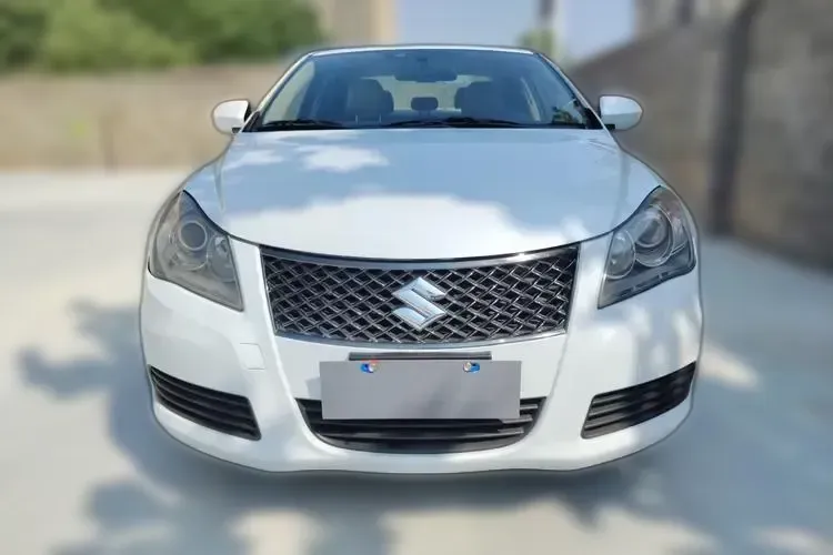 2011 Suzuki Kizashi 2.4L 178HP L4 CVT,autocango,china used car exporter,china ev exporter,chinese used car exporter,chinese used ev exporter