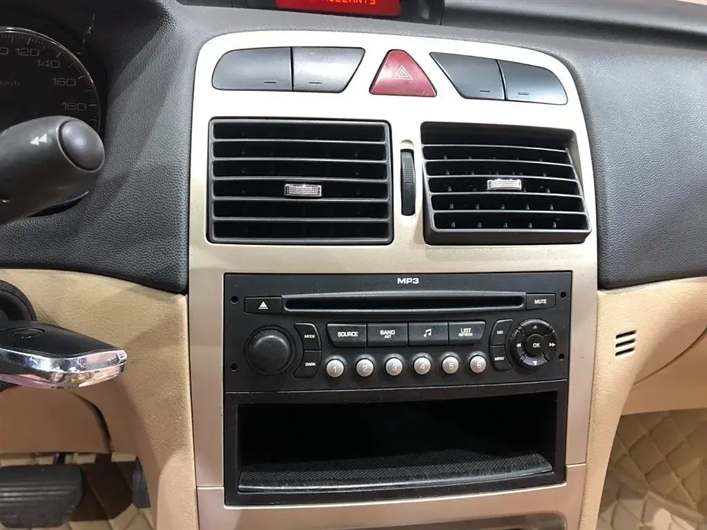 2007 Peugeot 307 1.6L 106HP L4 4AT,autocango,china used car exporter,china ev exporter,chinese used car exporter,chinese used ev exporter