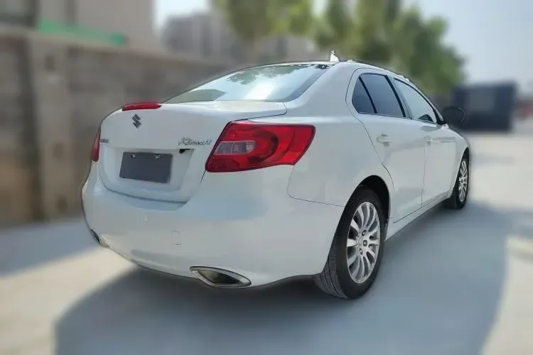 2011 Suzuki Kizashi 2.4L 178HP L4 CVT,autocango,china used car exporter,china ev exporter,chinese used car exporter,chinese used ev exporter