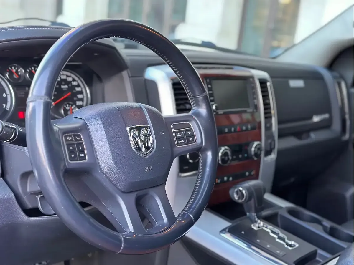 2011 RAM Trucks 5.7L 395HP V8 5AT,autocango,china used car exporter,china ev exporter,chinese used car exporter,chinese used ev exporter