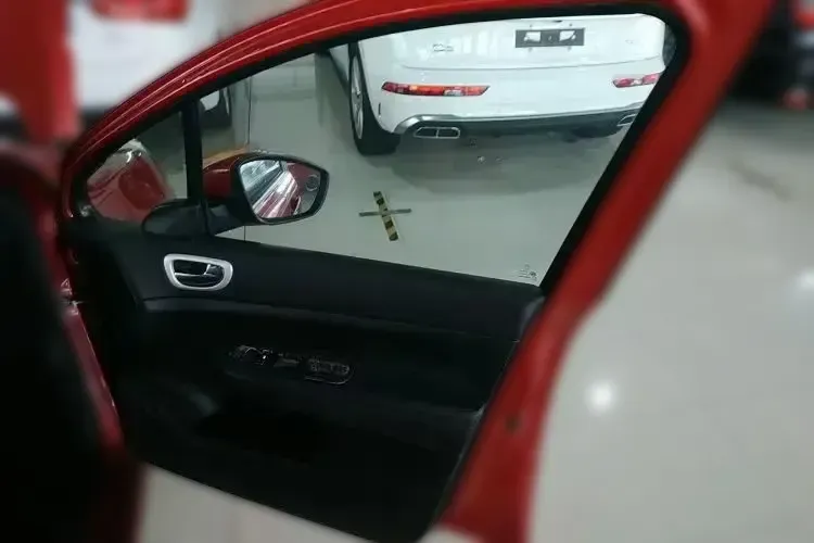 2013 Peugeot 307 1.6L 117HP L4 4AT,autocango,china used car exporter,china ev exporter,chinese used car exporter,chinese used ev exporter