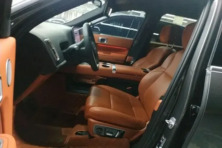 2023 Li L8 Range Extended 154HP REEV 40.9KWH,autocango,china used car exporter,china ev exporter,chinese used car exporter,chinese used ev exporter