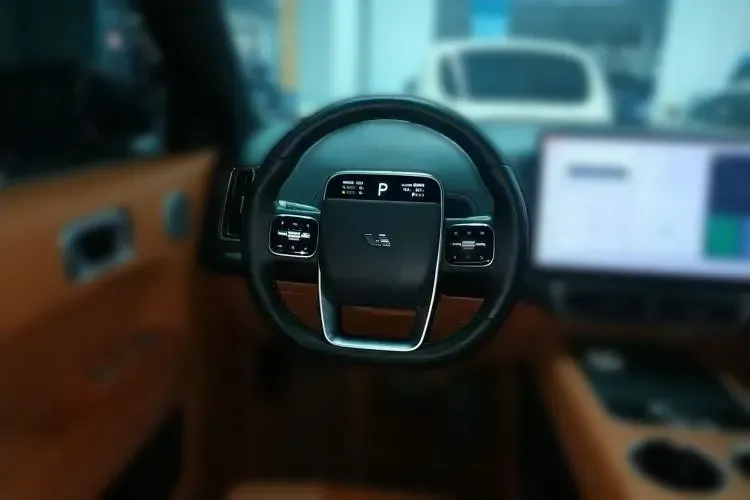 2023 Li L8 Range Extended 154HP REEV 40.9KWH,autocango,china used car exporter,china ev exporter,chinese used car exporter,chinese used ev exporter