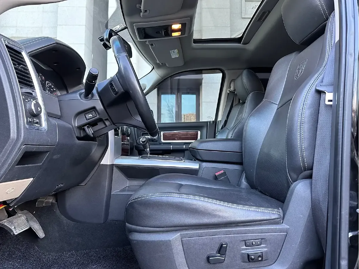 2011 RAM Trucks 5.7L 395HP V8 5AT,autocango,china used car exporter,china ev exporter,chinese used car exporter,chinese used ev exporter