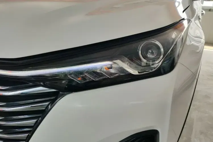 2021 ChangAn CS75 Plus 1.5T 178HP L4 6MT,autocango,china used car exporter,china ev exporter,chinese used car exporter,chinese used ev exporter