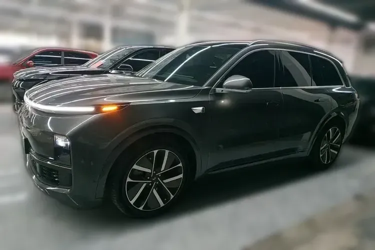 2023 Li L8 Range Extended 154HP REEV 40.9KWH,autocango,china used car exporter,china ev exporter,chinese used car exporter,chinese used ev exporter