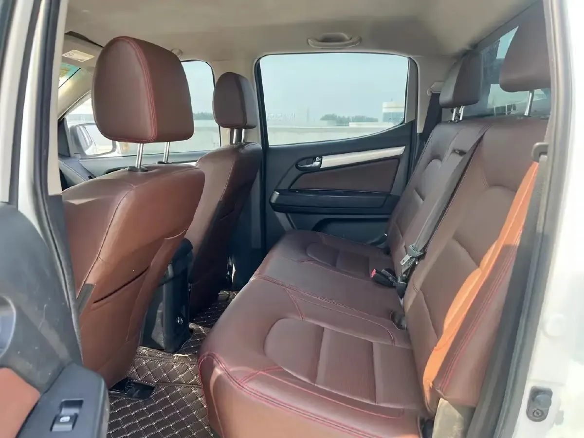 2021 Isuzu Taga 3.0T 143HP L4 5MT,autocango,china used car exporter,china ev exporter,chinese used car exporter,chinese used ev exporter