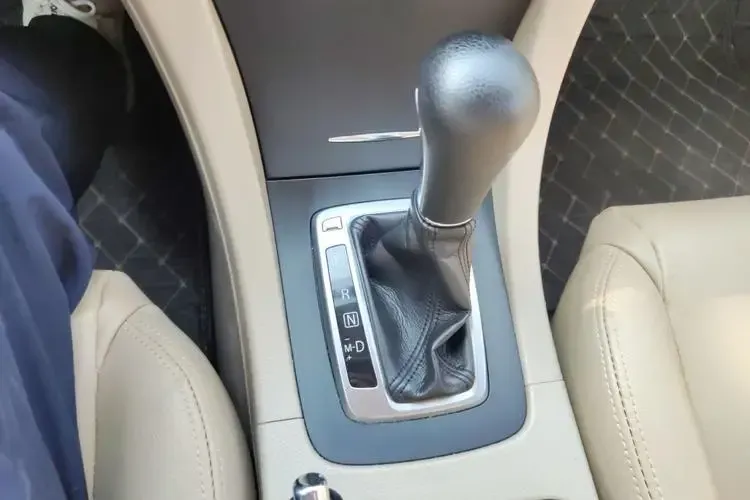 2011 Suzuki Kizashi 2.4L 178HP L4 CVT,autocango,china used car exporter,china ev exporter,chinese used car exporter,chinese used ev exporter