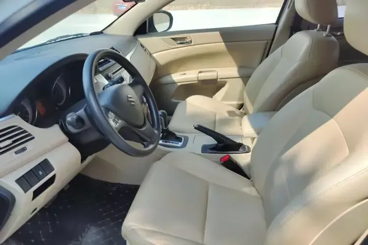 2011 Suzuki Kizashi 2.4L 178HP L4 CVT,autocango,china used car exporter,china ev exporter,chinese used car exporter,chinese used ev exporter