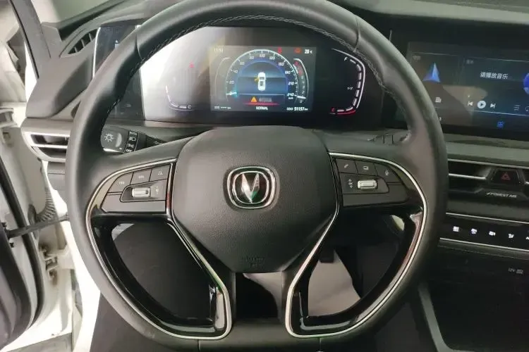 2021 ChangAn CS75 Plus 1.5T 178HP L4 6MT,autocango,china used car exporter,china ev exporter,chinese used car exporter,chinese used ev exporter