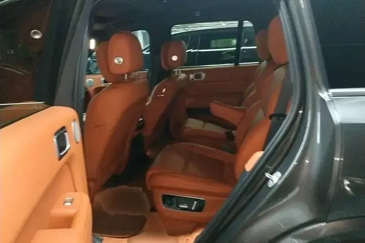 2023 Li L8 Range Extended 154HP REEV 40.9KWH,autocango,china used car exporter,china ev exporter,chinese used car exporter,chinese used ev exporter