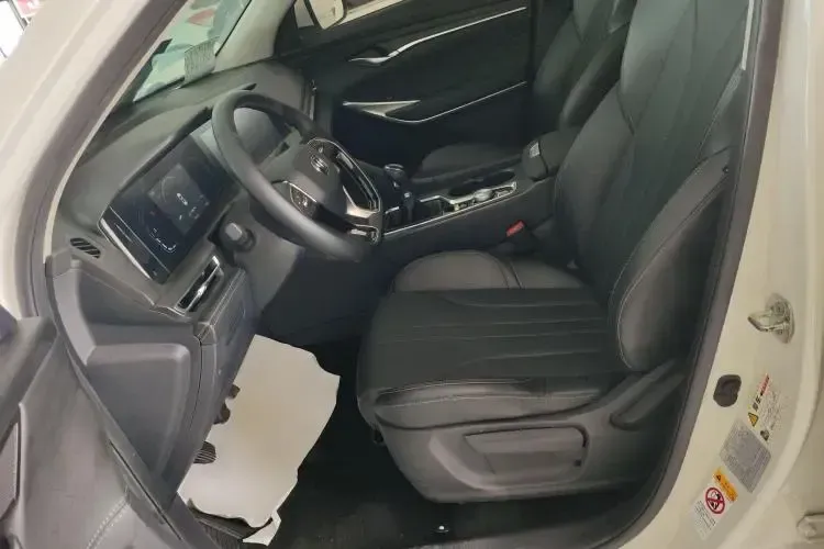 2021 ChangAn CS75 Plus 1.5T 178HP L4 6MT,autocango,china used car exporter,china ev exporter,chinese used car exporter,chinese used ev exporter