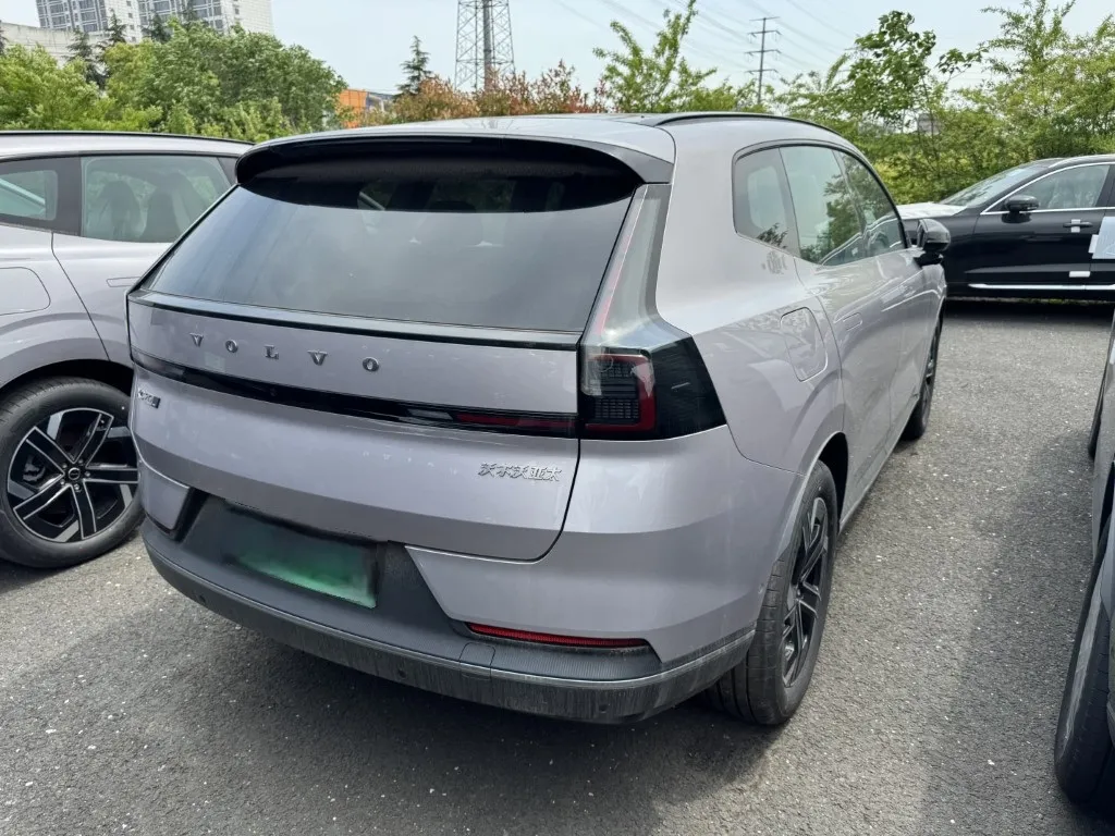 Volvo XC70 PHEV 2026 for Global Export – Unbeatable Price & 200km EV Range,autocango,china used car exporter,china ev exporter,chinese used car exporter,chinese used ev exporter