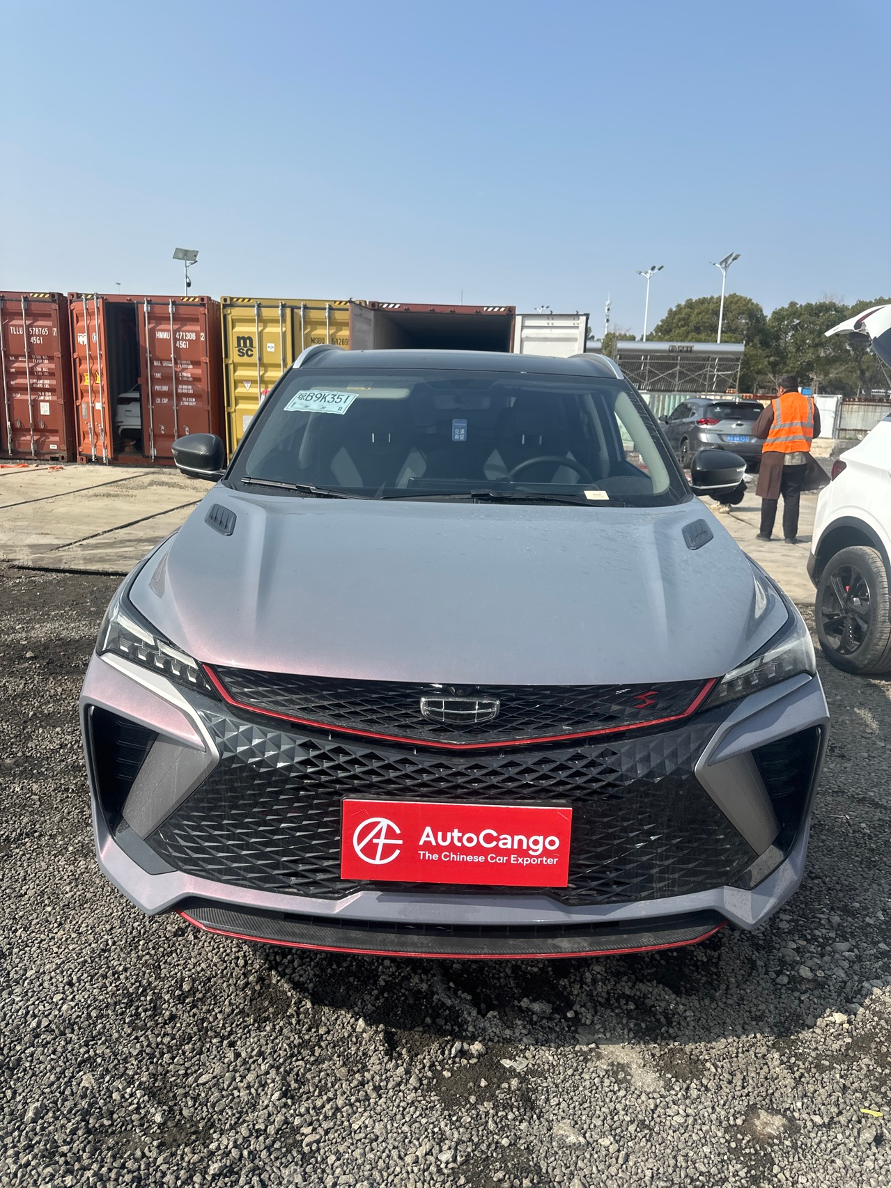 From port to container loading, AUTOCANGO keeps every vehicle in the container safe and sound at every step. 1