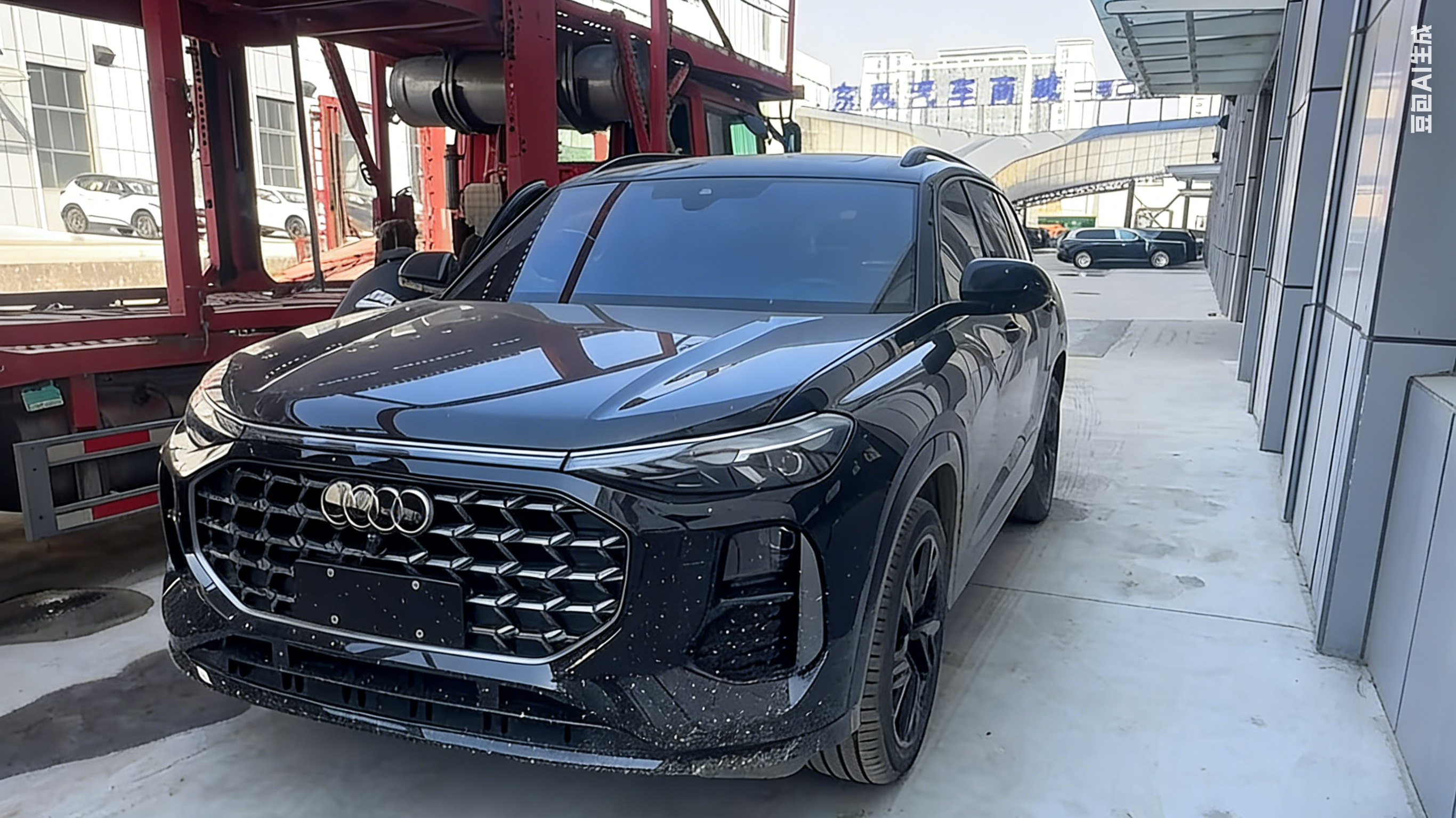 From Khorgos to Tbilisi, in terms of land transport, AUTOCANGO delivers this fully loaded Overland cage carrier to the customer with the fastest transit time and maximum reliability. 2