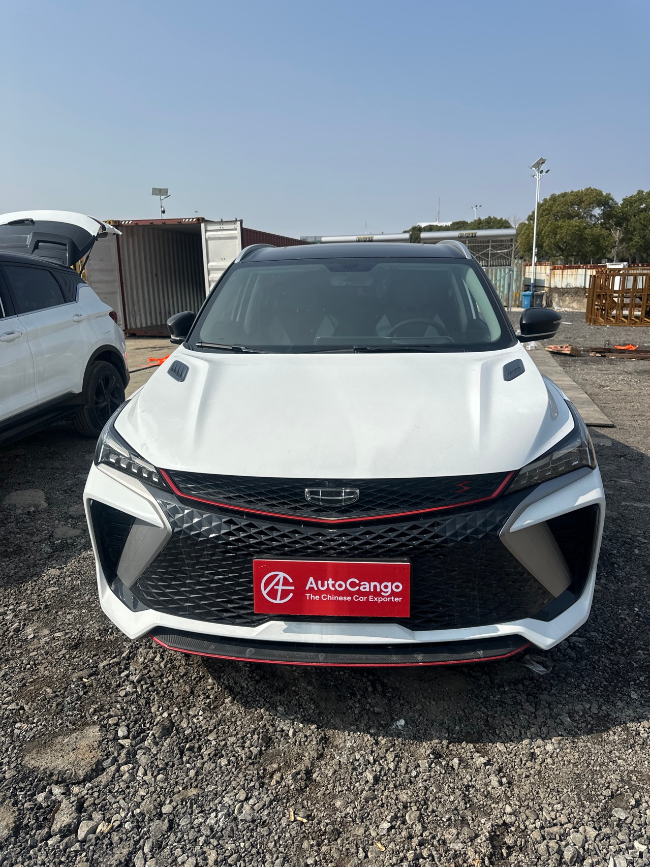 From port to container loading, AUTOCANGO keeps every vehicle in the container safe and sound at every step. 3