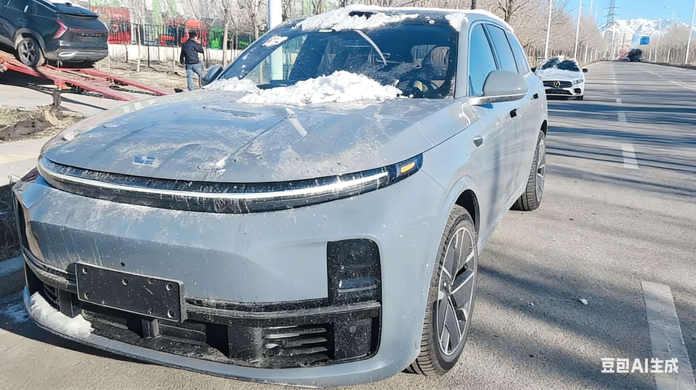 From Khorgos to Tbilisi, in terms of land transport, AUTOCANGO delivers this fully loaded Overland cage carrier to the customer with the fastest transit time and maximum reliability. 3