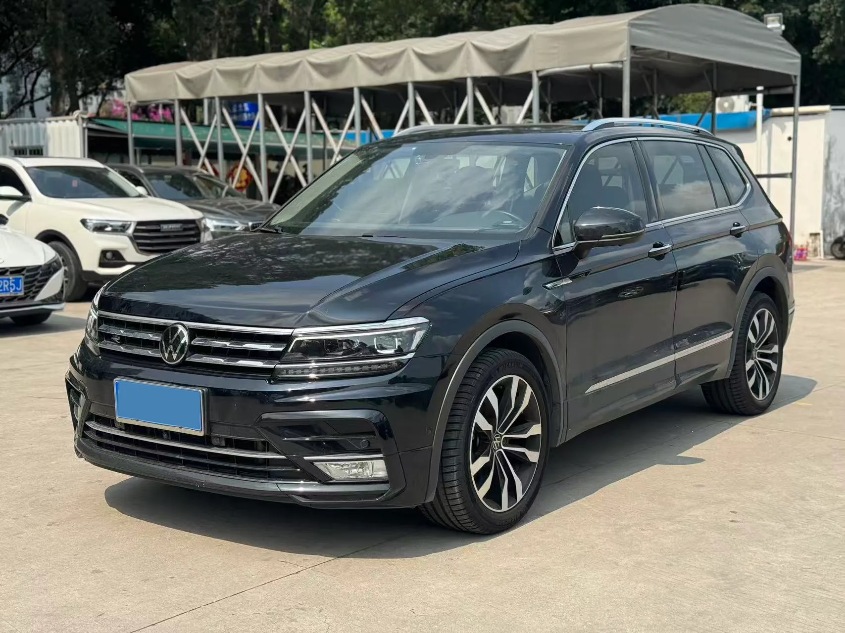 Volkswagen Tiguan L R-Line