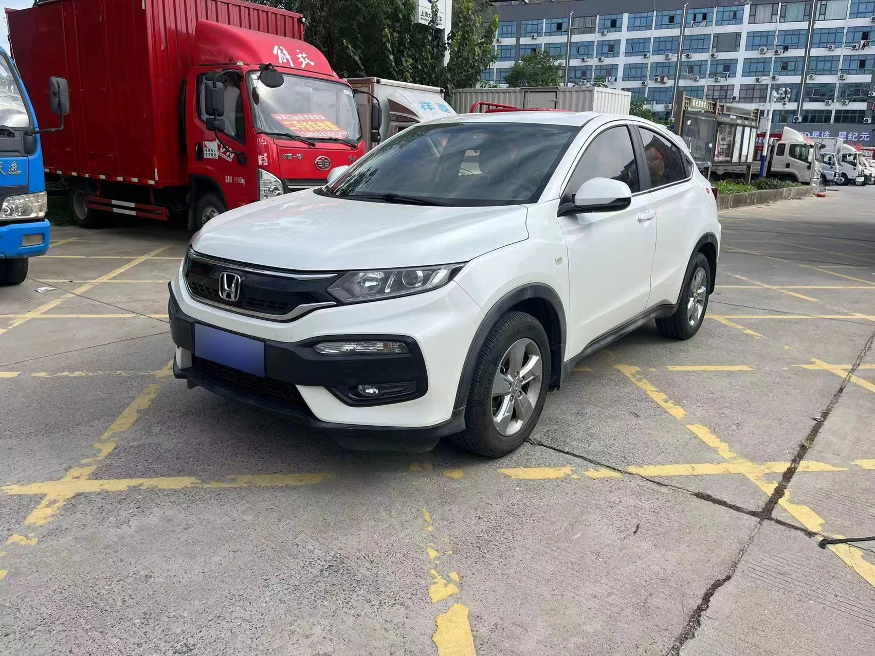 Well-Maintained Honda XRV with 1.5L Engine - White Color, Comfortable ...