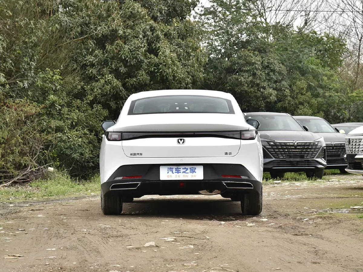 2026 ChangAn Eado 1.5T 192HP L4 7DCT,autocango,china used car exporter,china ev exporter,chinese used car exporter,chinese used ev exporter