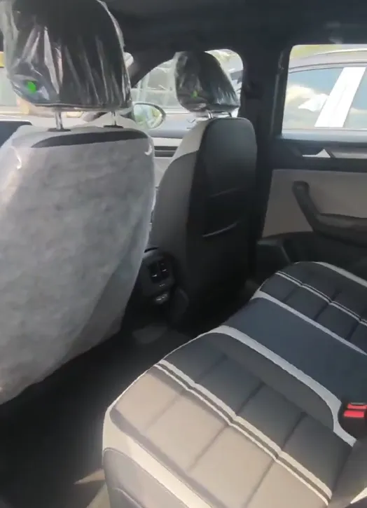 2025 Volkswagen T-Roc 1.5T 160HP L4 7DCT,autocango,china used car exporter,china ev exporter,chinese used car exporter,chinese used ev exporter