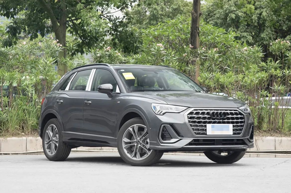 2025 Audi Q3 2.0T 186HP L4 7DCT,autocango,china used car exporter,china ev exporter,chinese used car exporter,chinese used ev exporter