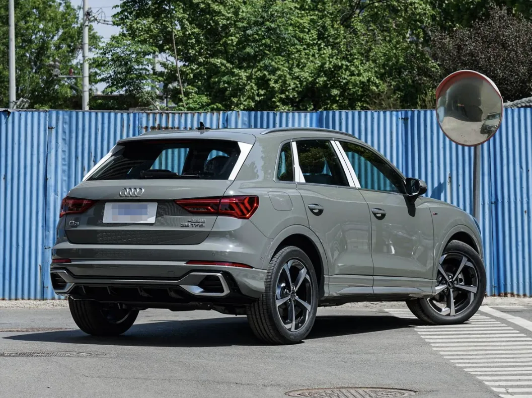 2025 Audi Q3 1.5T 160HP L4 7DCT,autocango,china used car exporter,china ev exporter,chinese used car exporter,chinese used ev exporter