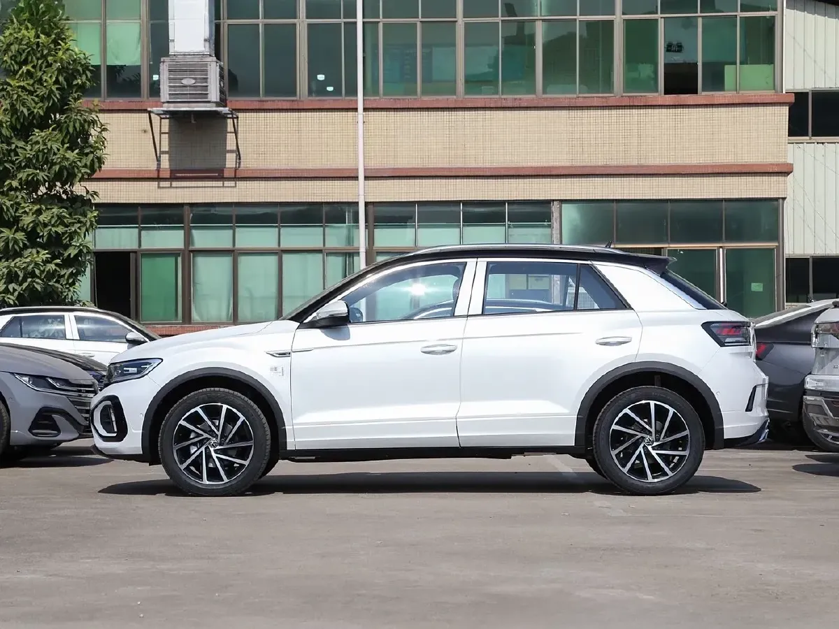 2025 Volkswagen T-Roc 1.5T 160HP L4 7DCT,autocango,china used car exporter,china ev exporter,chinese used car exporter,chinese used ev exporter