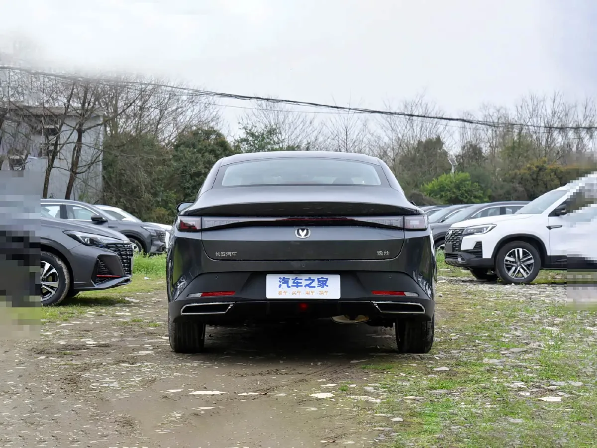 2025 ChangAn Eado 1.5T 192HP L4 7DCT,autocango,china used car exporter,china ev exporter,chinese used car exporter,chinese used ev exporter