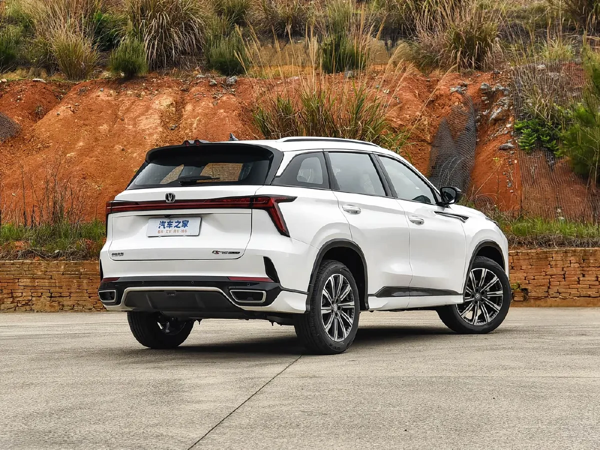2025 ChangAn CS75 Plus 1.5T 188HP L4 8AT,autocango,china used car exporter,china ev exporter,chinese used car exporter,chinese used ev exporter
