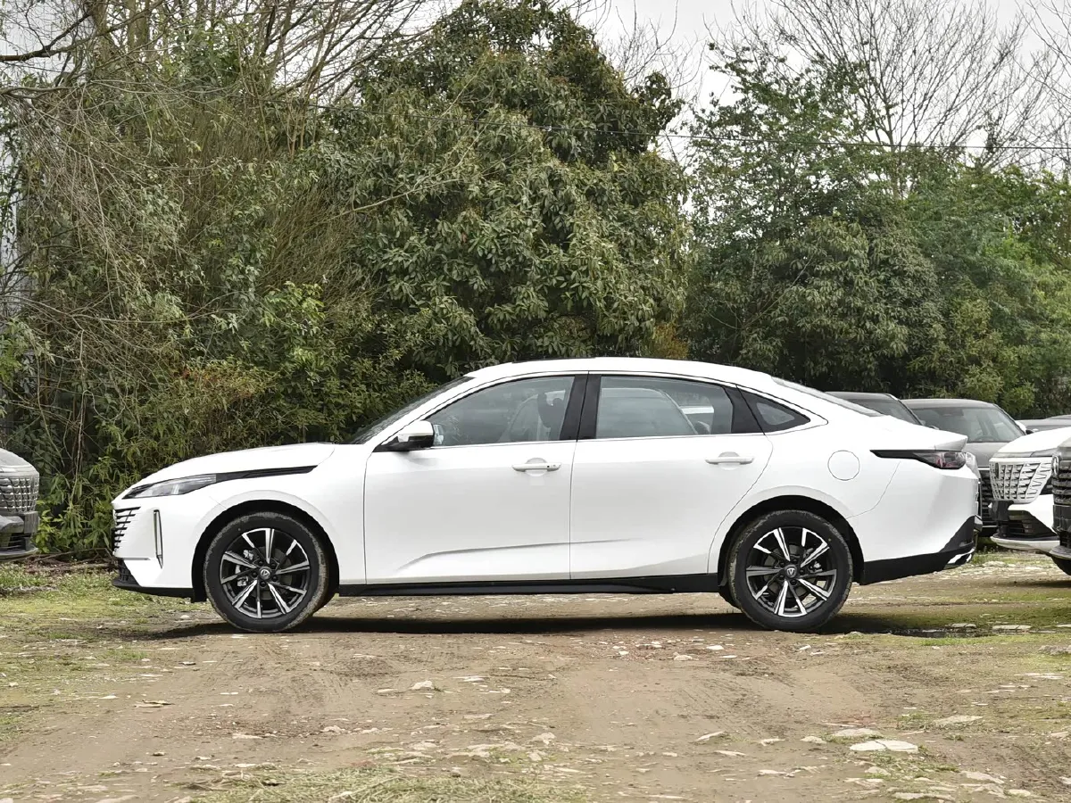 2026 ChangAn Eado 1.5T 192HP L4 7DCT,autocango,china used car exporter,china ev exporter,chinese used car exporter,chinese used ev exporter