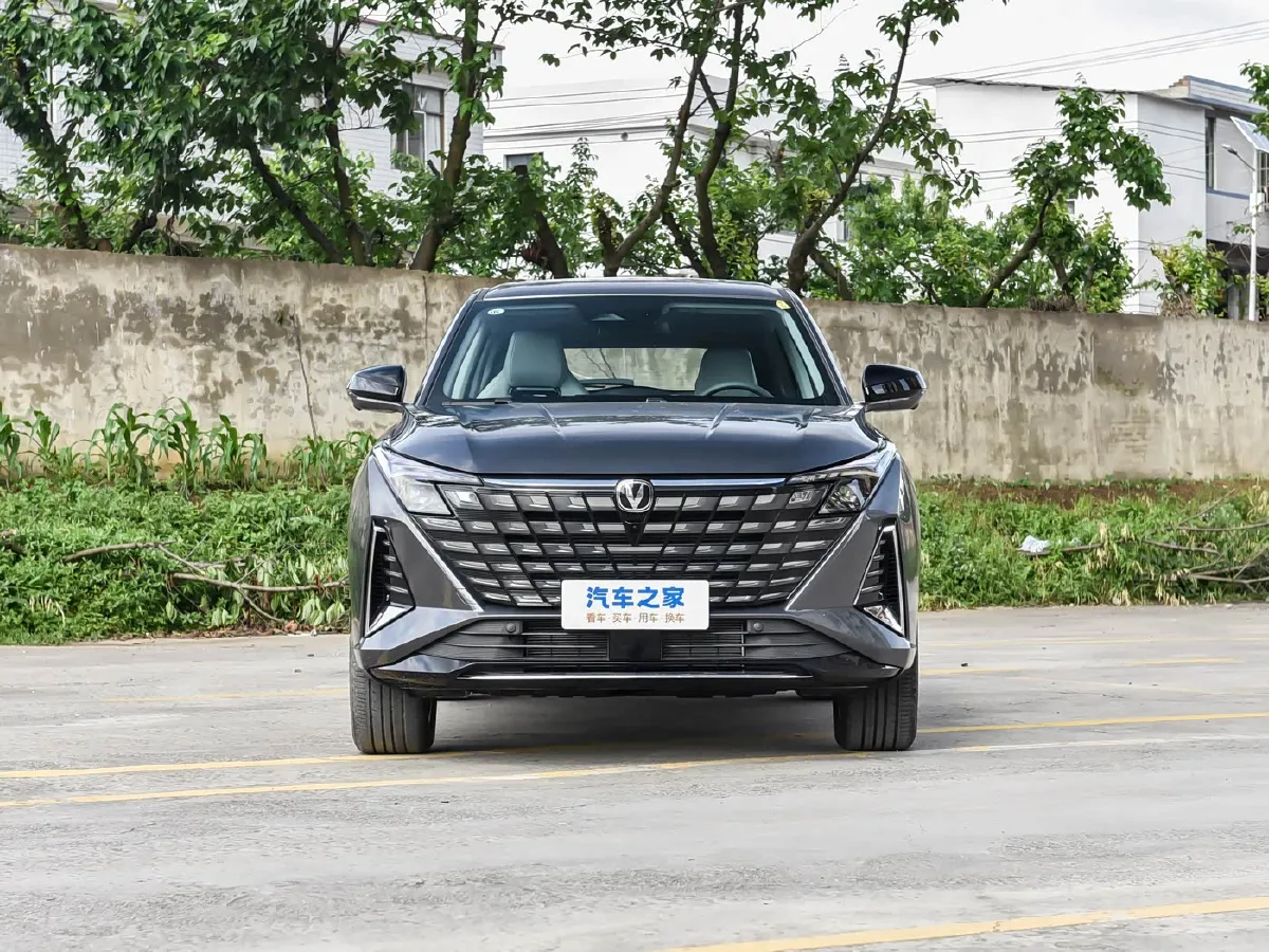 2025 ChangAn UNI-Z 1.5T 192HP L4 7DCT,autocango,china used car exporter,china ev exporter,chinese used car exporter,chinese used ev exporter