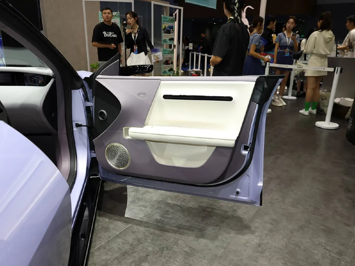 2025 Avatr 06 REEV 156HP REEV,autocango,china used car exporter,china ev exporter,chinese used car exporter,chinese used ev exporter