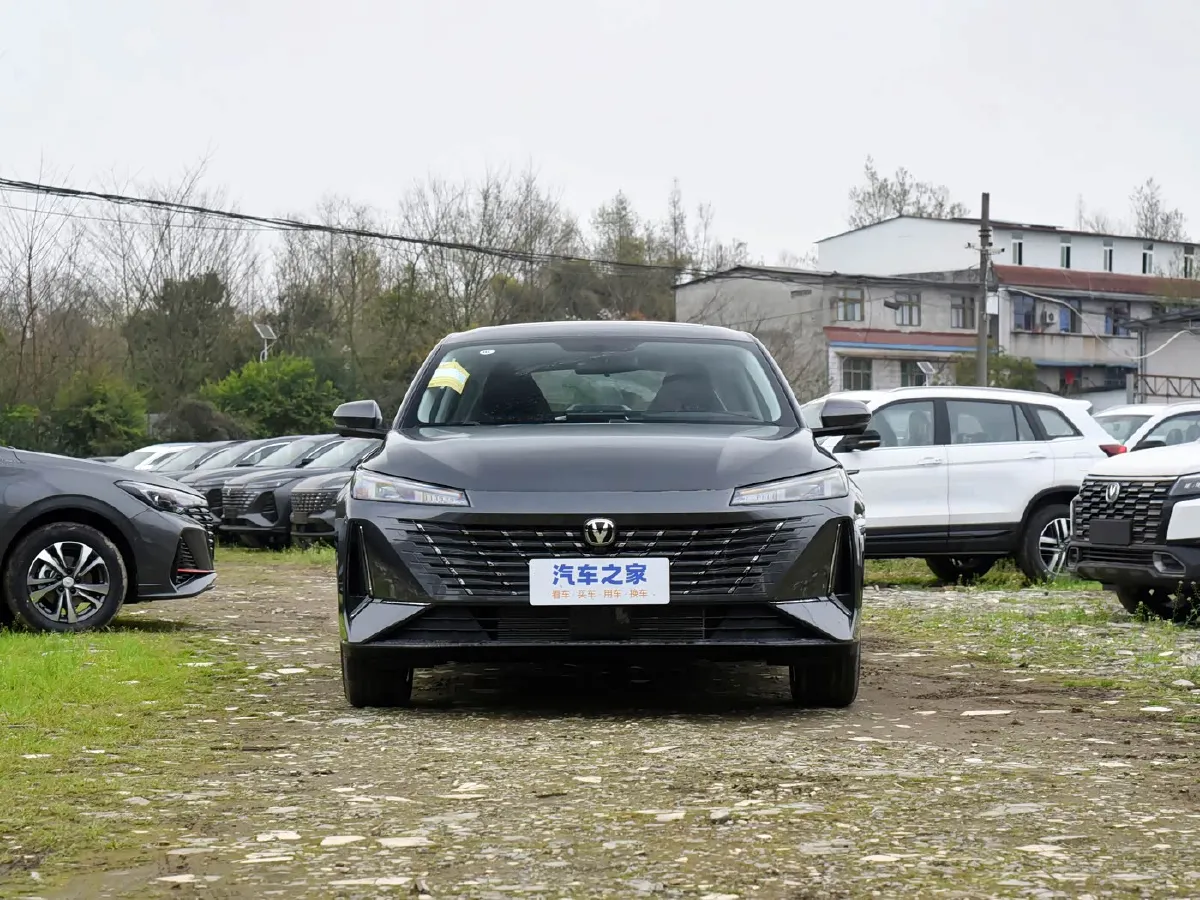 2025 ChangAn Eado 1.5T 192HP L4 7DCT,autocango,china used car exporter,china ev exporter,chinese used car exporter,chinese used ev exporter