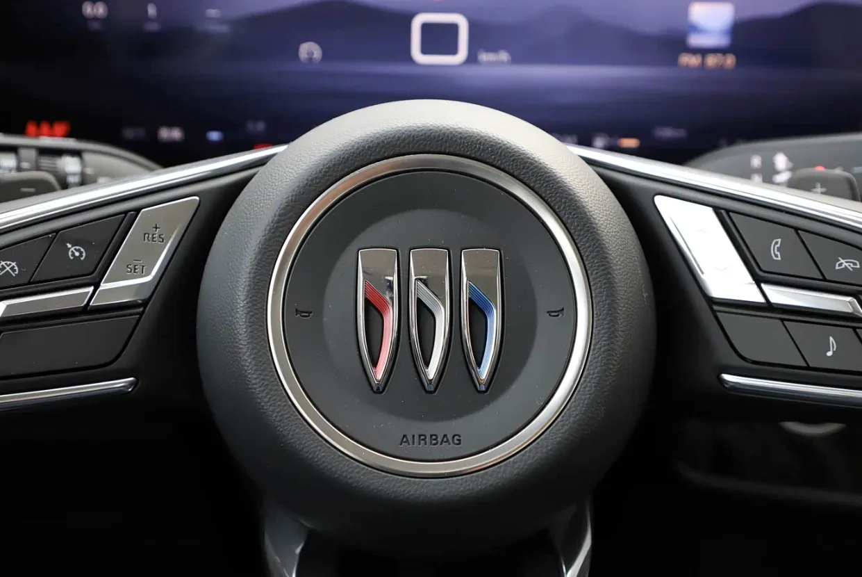 2025 Buick EnvisionS 1.5T 211HP L4 9AT,autocango,china used car exporter,china ev exporter,chinese used car exporter,chinese used ev exporter