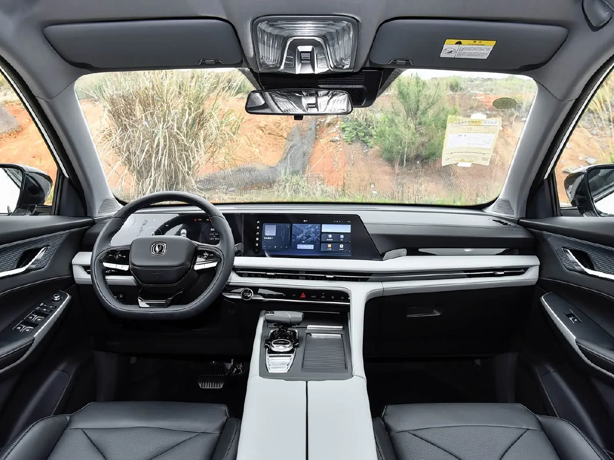 2025 ChangAn CS75 Plus 1.5T 188HP L4 8AT,autocango,china used car exporter,china ev exporter,chinese used car exporter,chinese used ev exporter