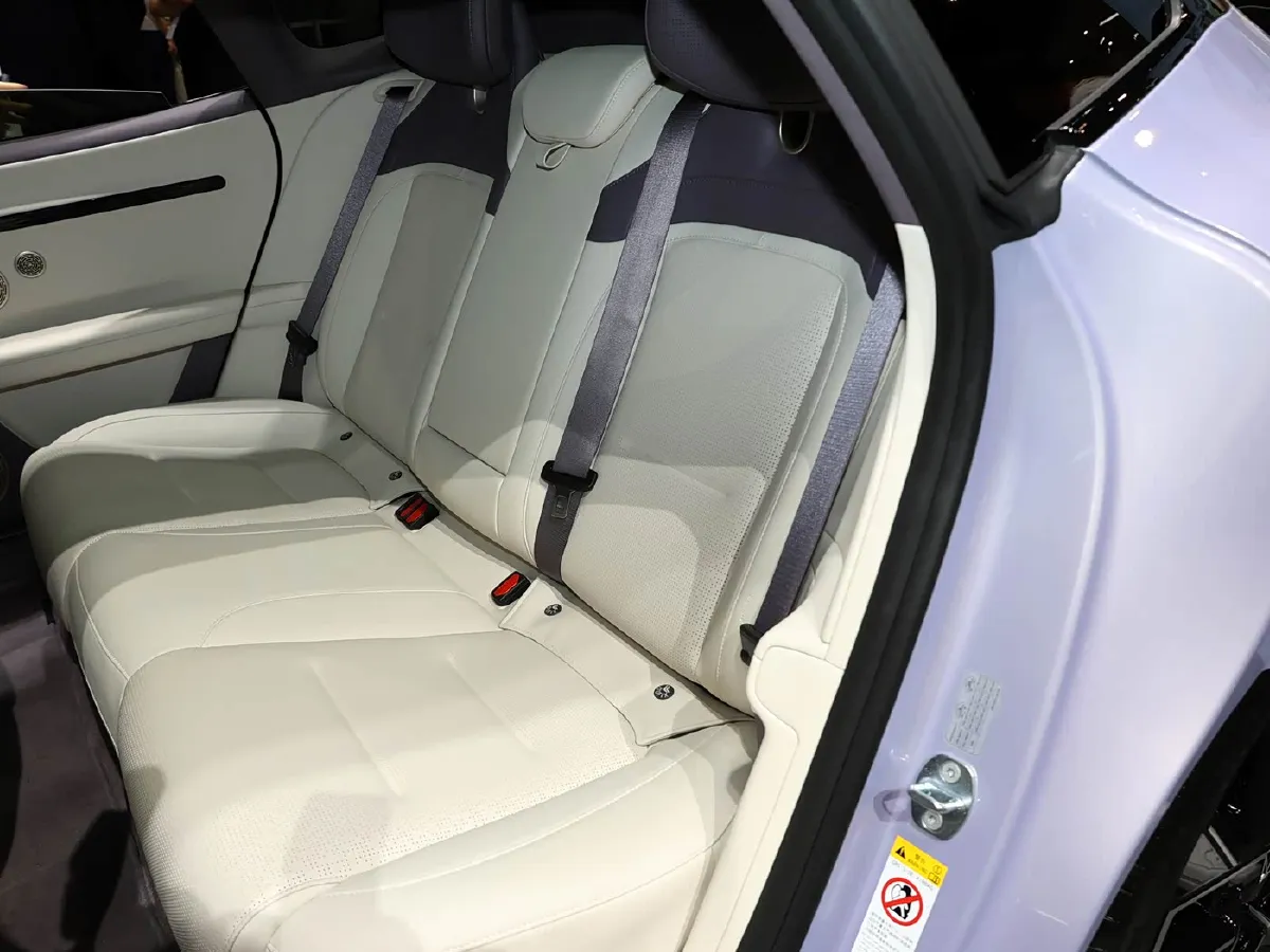 2025 Avatr 06 REEV 156HP REEV,autocango,china used car exporter,china ev exporter,chinese used car exporter,chinese used ev exporter