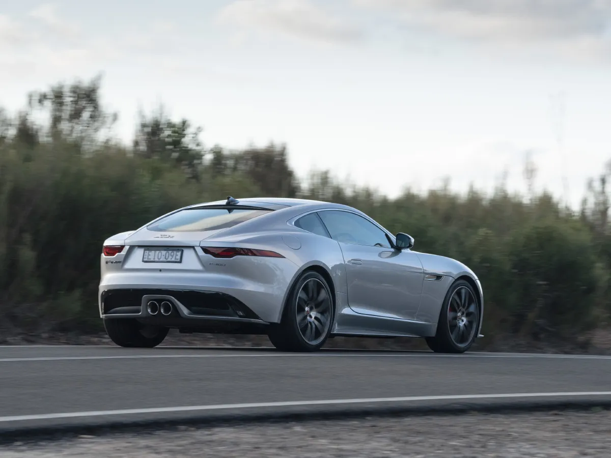 Jaguar F-TYPE,autocango,china used car exporter,china ev exporter,chinese used car exporter,chinese used ev exporter