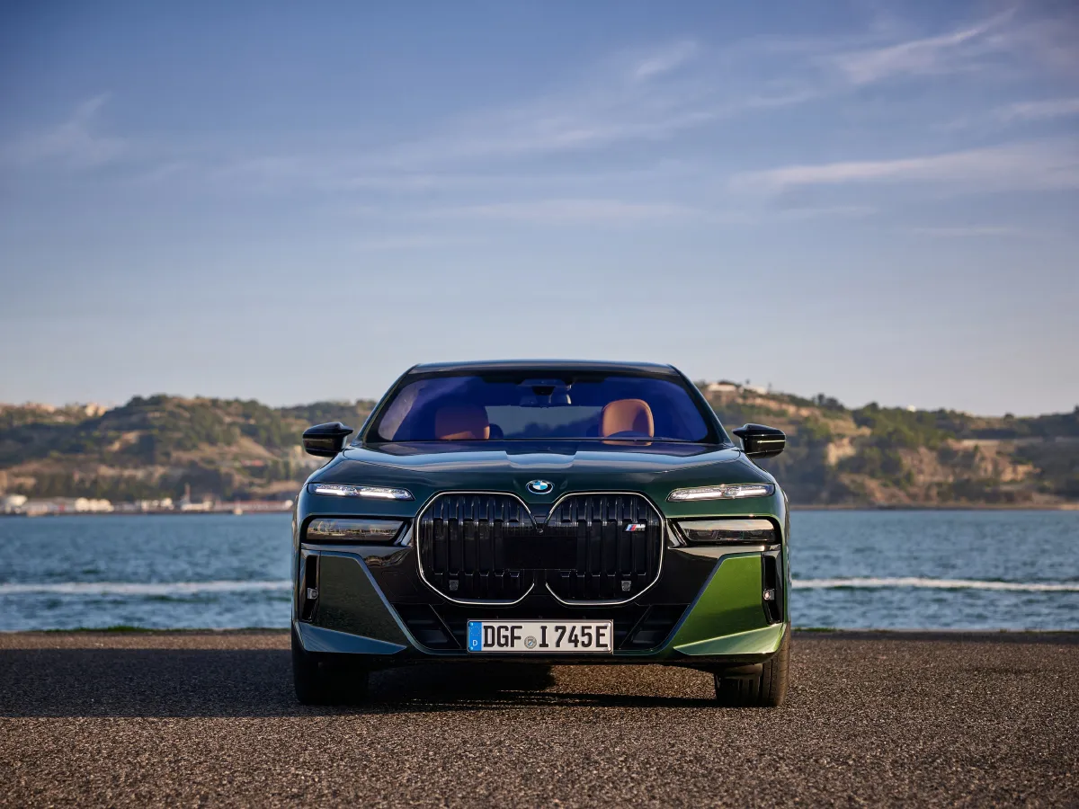 BMW i7,autocango,china used car exporter,china ev exporter,chinese used car exporter,chinese used ev exporter