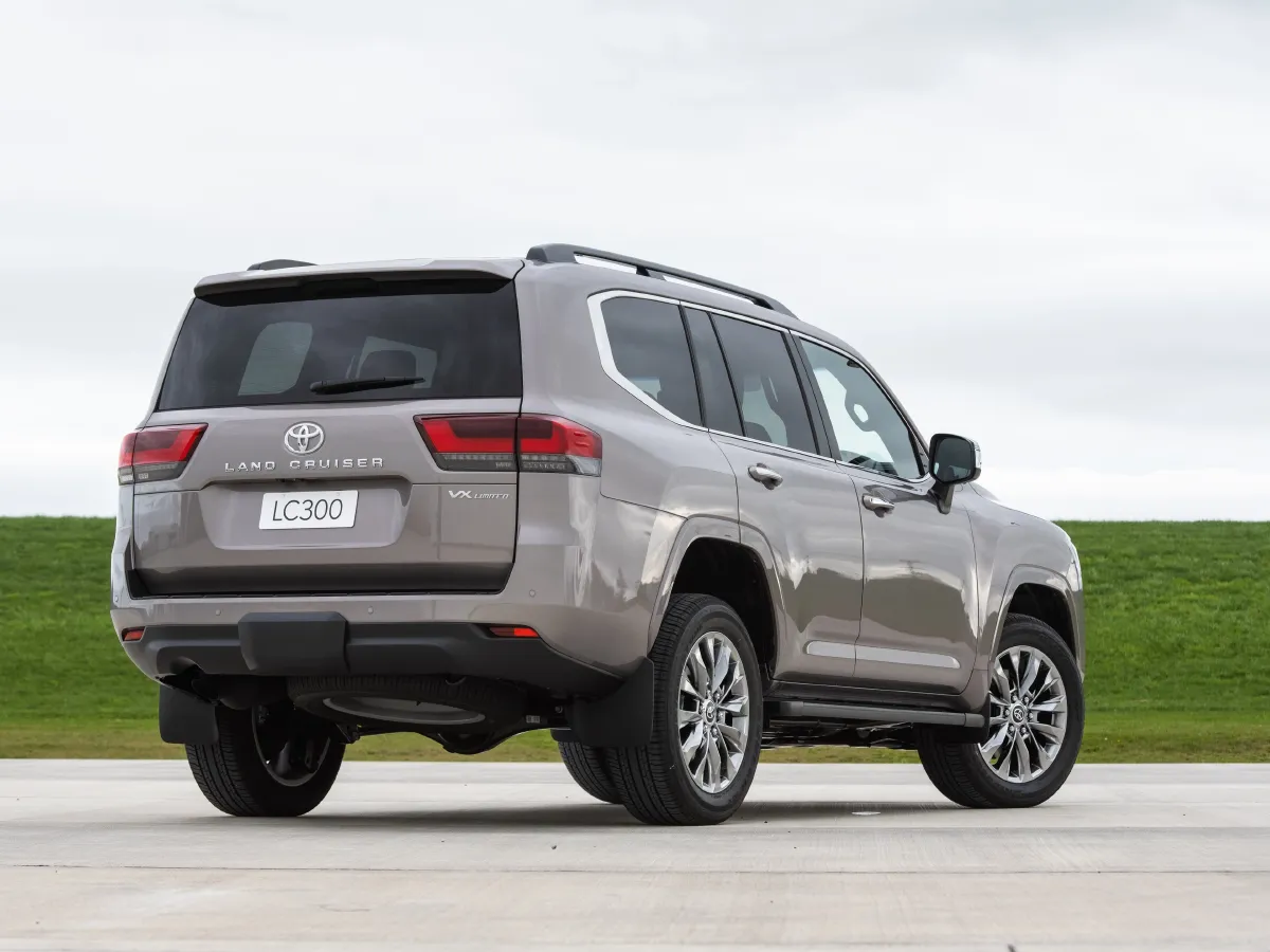 Toyota Land Cruiser,autocango,china used car exporter,china ev exporter,chinese used car exporter,chinese used ev exporter