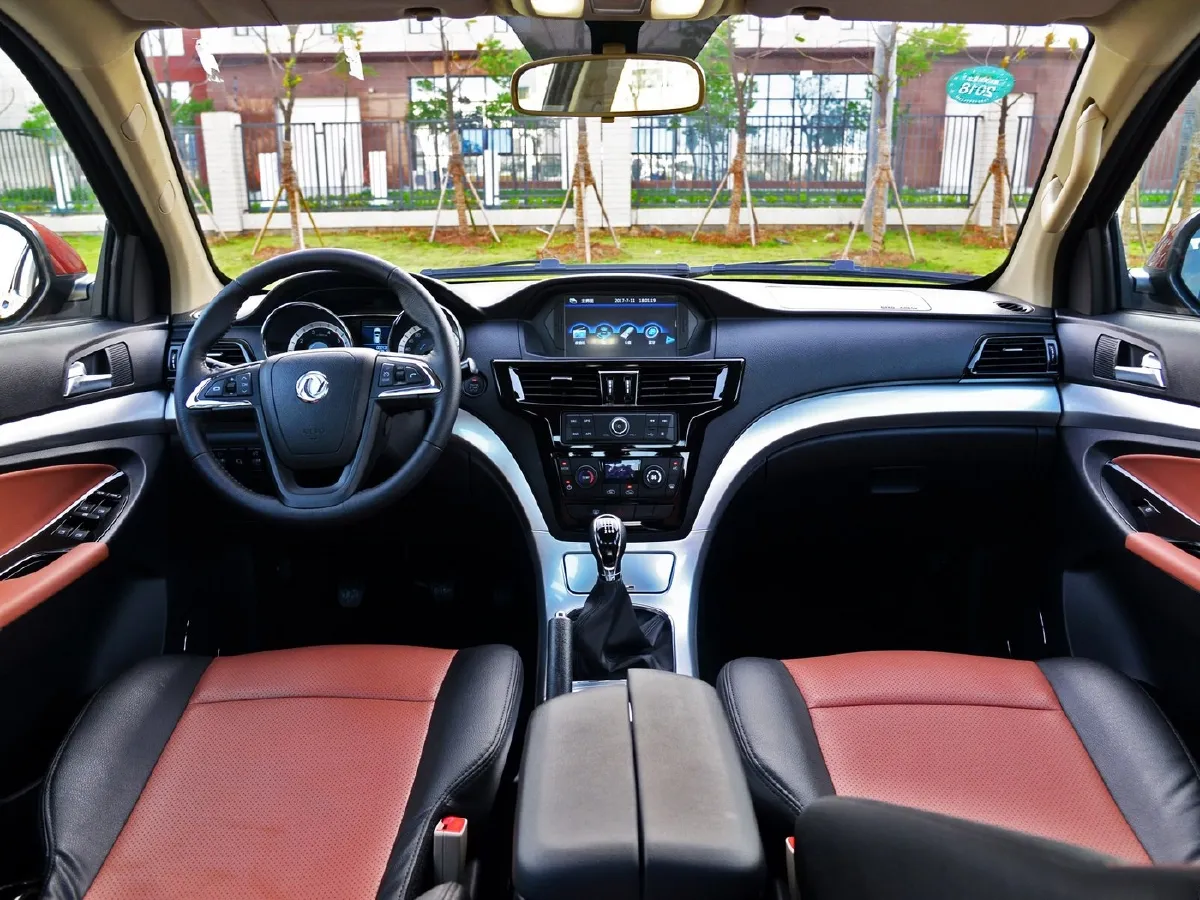 Dongfeng YuFeng P16,autocango,china used car exporter,china ev exporter,chinese used car exporter,chinese used ev exporter