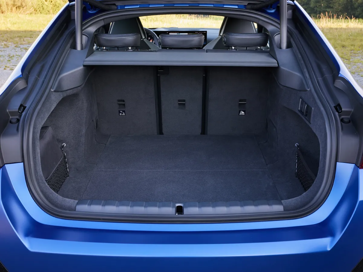 BMW i4,autocango,china used car exporter,china ev exporter,chinese used car exporter,chinese used ev exporter