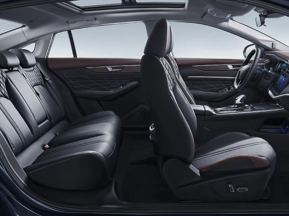 DongFeng Aeolus YiXuan MAX,autocango,china used car exporter,china ev exporter,chinese used car exporter,chinese used ev exporter